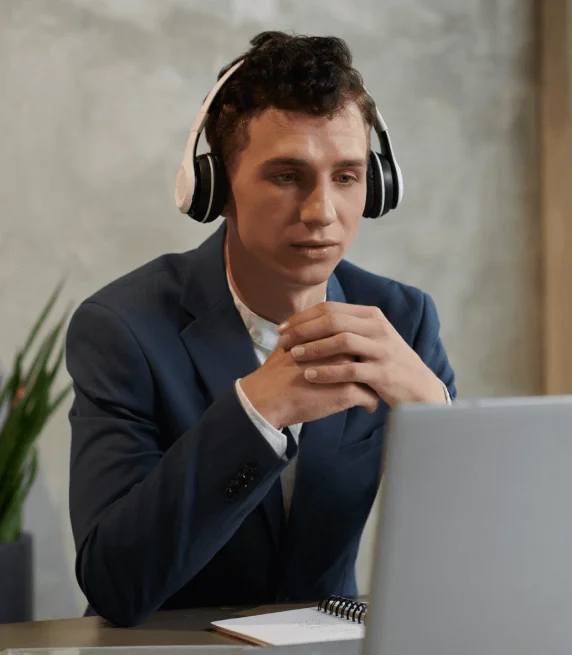 Captioner providing Closed Captioning services in Illinois to help viewers understand speech, sounds and background audio.