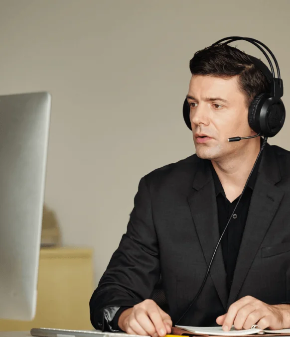 A business man in Portland benefits from highly accurate Closed Captioning services to enhance accessibility.closed-captioning-in-portland-for-businesses