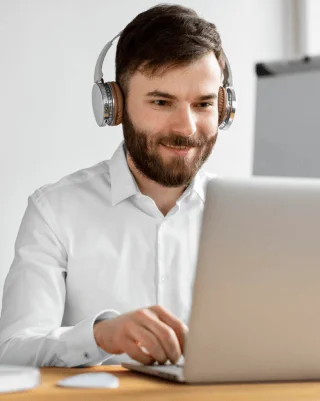 A captioner delivering closed captioning services in San Diego to improve video accessibility for businesses.