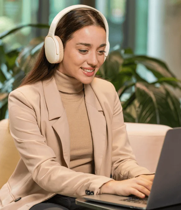 A transcriptionist delivering customized Rockford transcription services with timestamps, speaker tags and verbatim options.