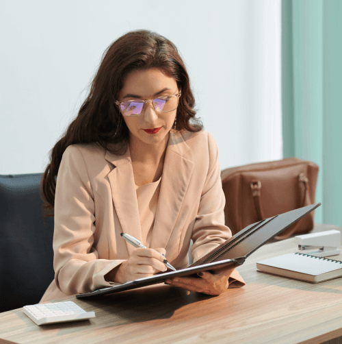 Professional translator handling legal and invoice documents, ensuring accuracy in translations for businesses. Professional translator handling legal and invoice documents, ensuring accuracy in translations for businesses.