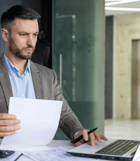Business owner utilizing scalable PDF to Word conversion for efficient bulk document processing and workflow management. Business owner utilizing scalable PDF to Word conversion for efficient bulk document processing and workflow management.