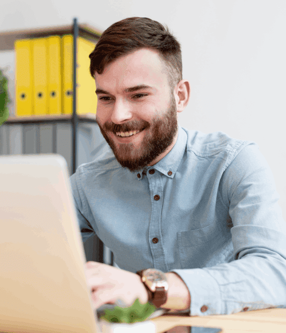 Customer using professional translation solutions in Koblenz, benefiting from expert linguists and precise translations.