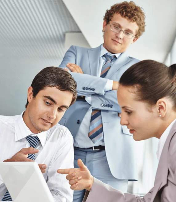 Business using invoice translations for legal and financial reporting purposes, ensuring compliance across borders. Business using invoice translations for legal and financial reporting purposes, ensuring compliance across borders.
