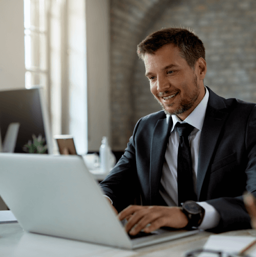 A linguist translating foreign content using translation services in Braunschweig for business and personal use.