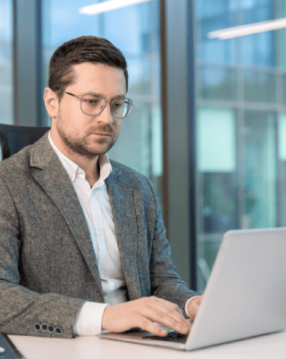 Professional providing fast and affordable online translation services in Baguio for all types of documents and media.