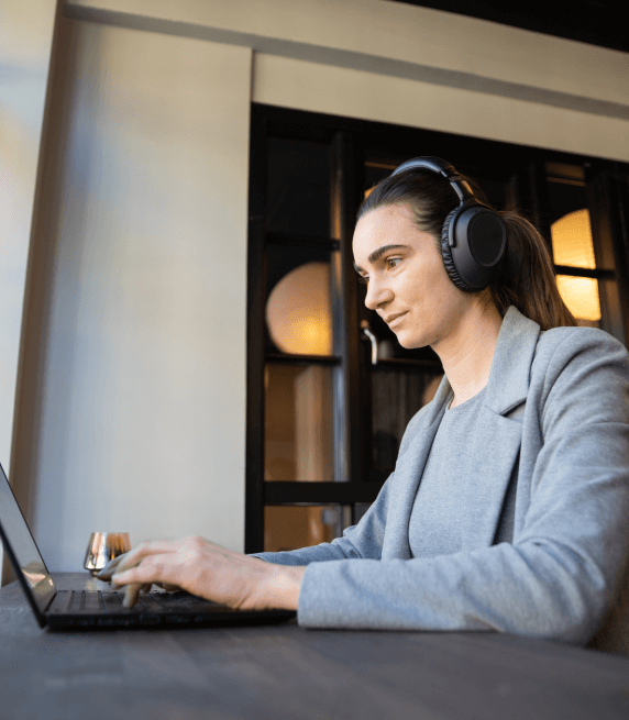 The client receives highly accurate Russian transcription services, ensuring secure and professional transcripts.