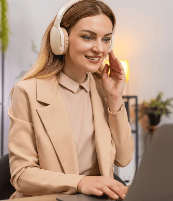 Expert transcriber providing transcription services in Montreal to help customers access translated and typed documents.