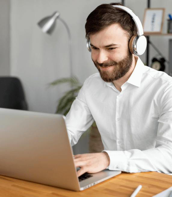 Transcriptionist converting audio using translation services in Braunschweig for all needs with accuracy.