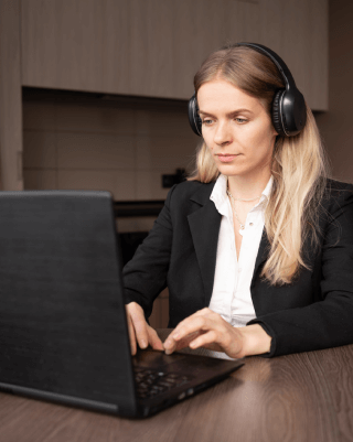 A professional transcriptionist delivers transcription in Irvine for businesses by converting audio files into accurate text.