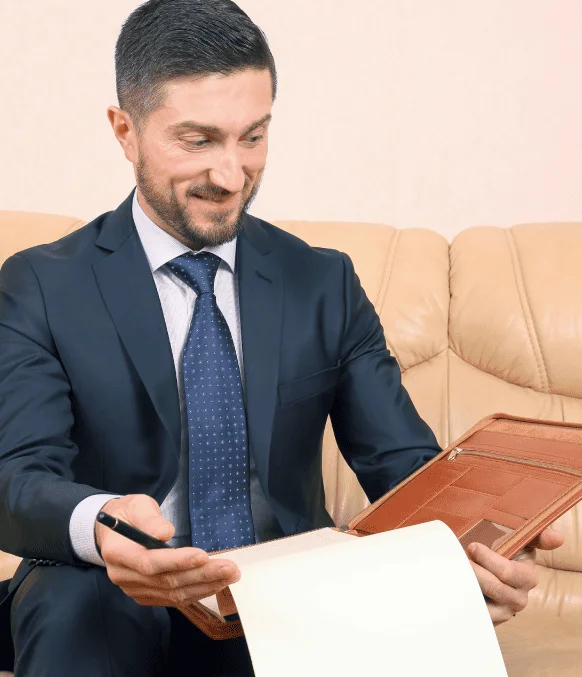 A translator ensuring the accuracy of verbatim translation for legal documents in court or arbitration settings. A translator ensuring the accuracy of verbatim translation for legal documents in court or arbitration settings.
