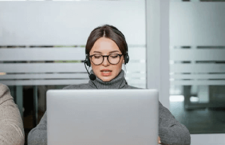 Customer support answering client queries